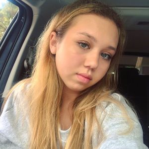 Meet your Posher, Cassandra